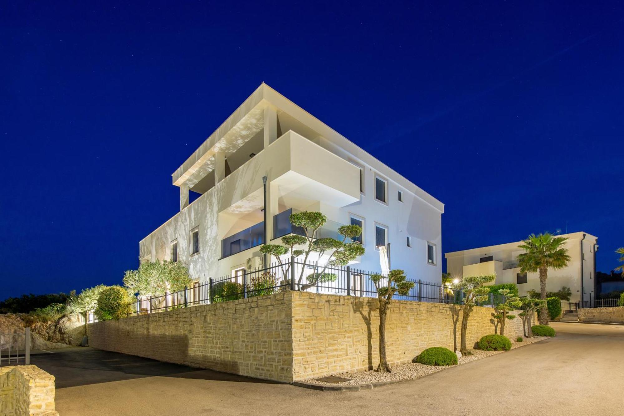Luxury Apartment Hyperion With Private Pool And Garden Murter Eksteriør billede