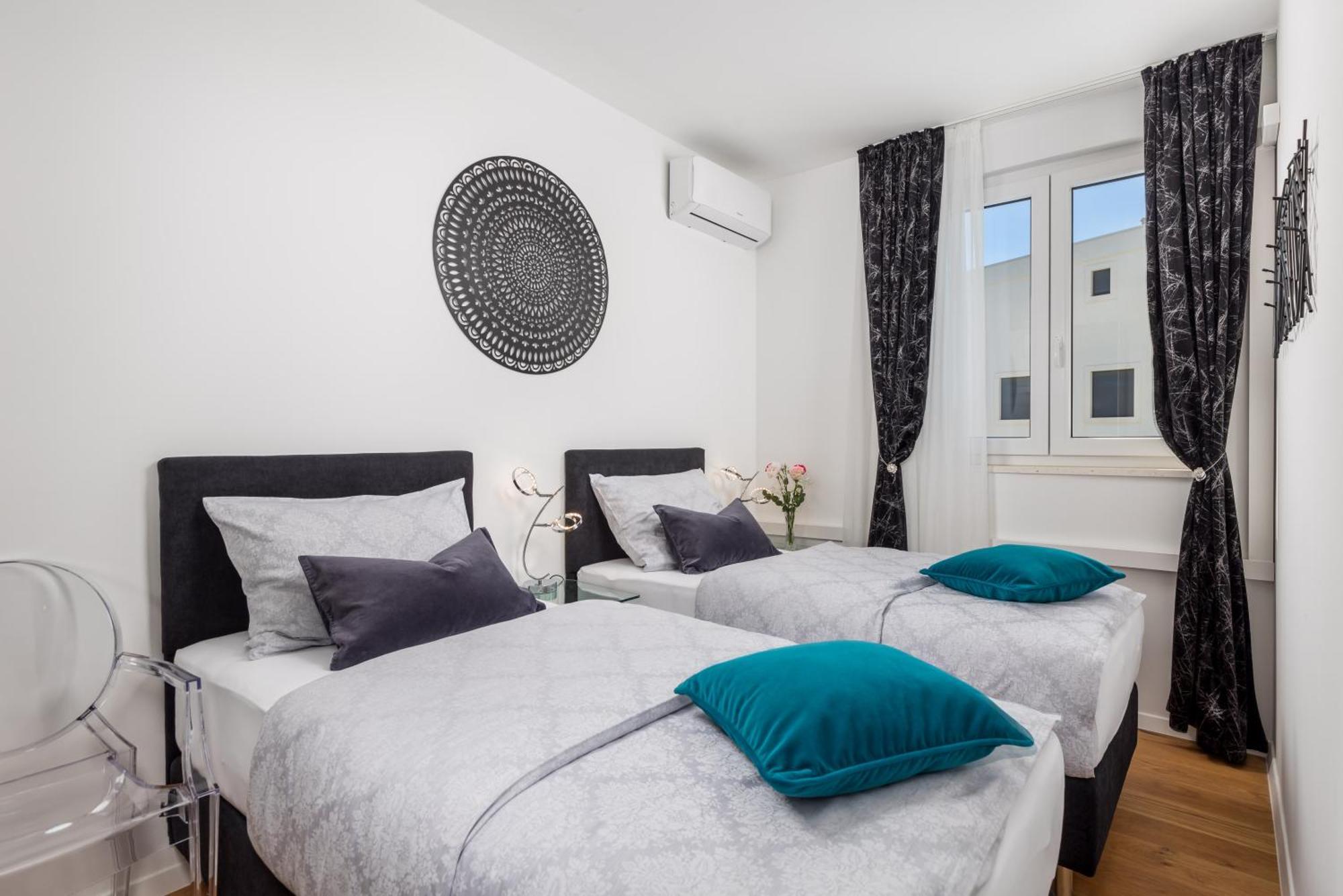 Luxury Apartment Hyperion With Private Pool And Garden Murter Eksteriør billede