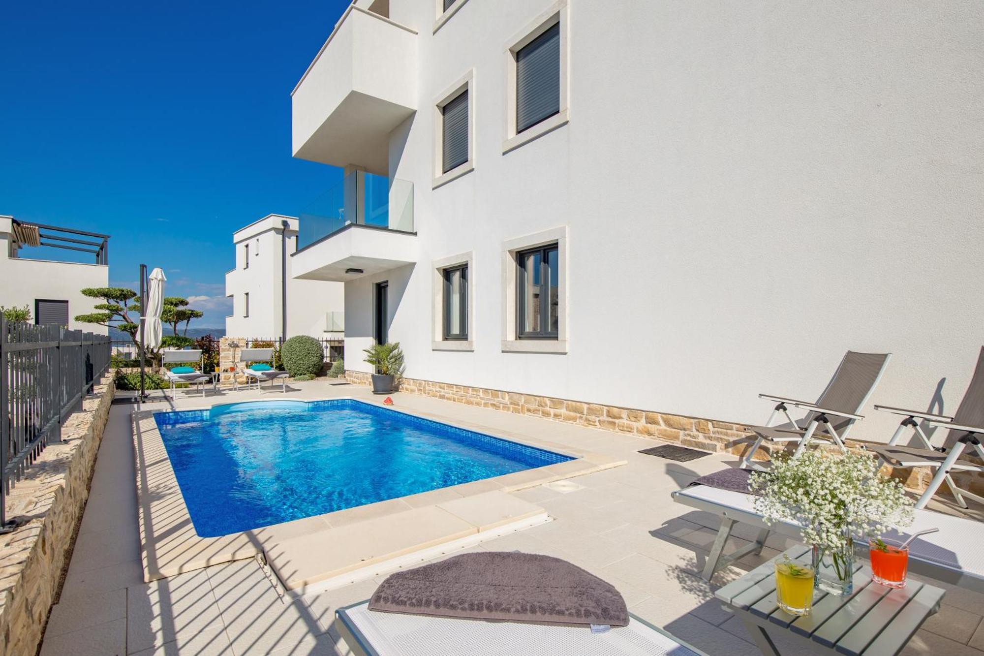 Luxury Apartment Hyperion With Private Pool And Garden Murter Eksteriør billede