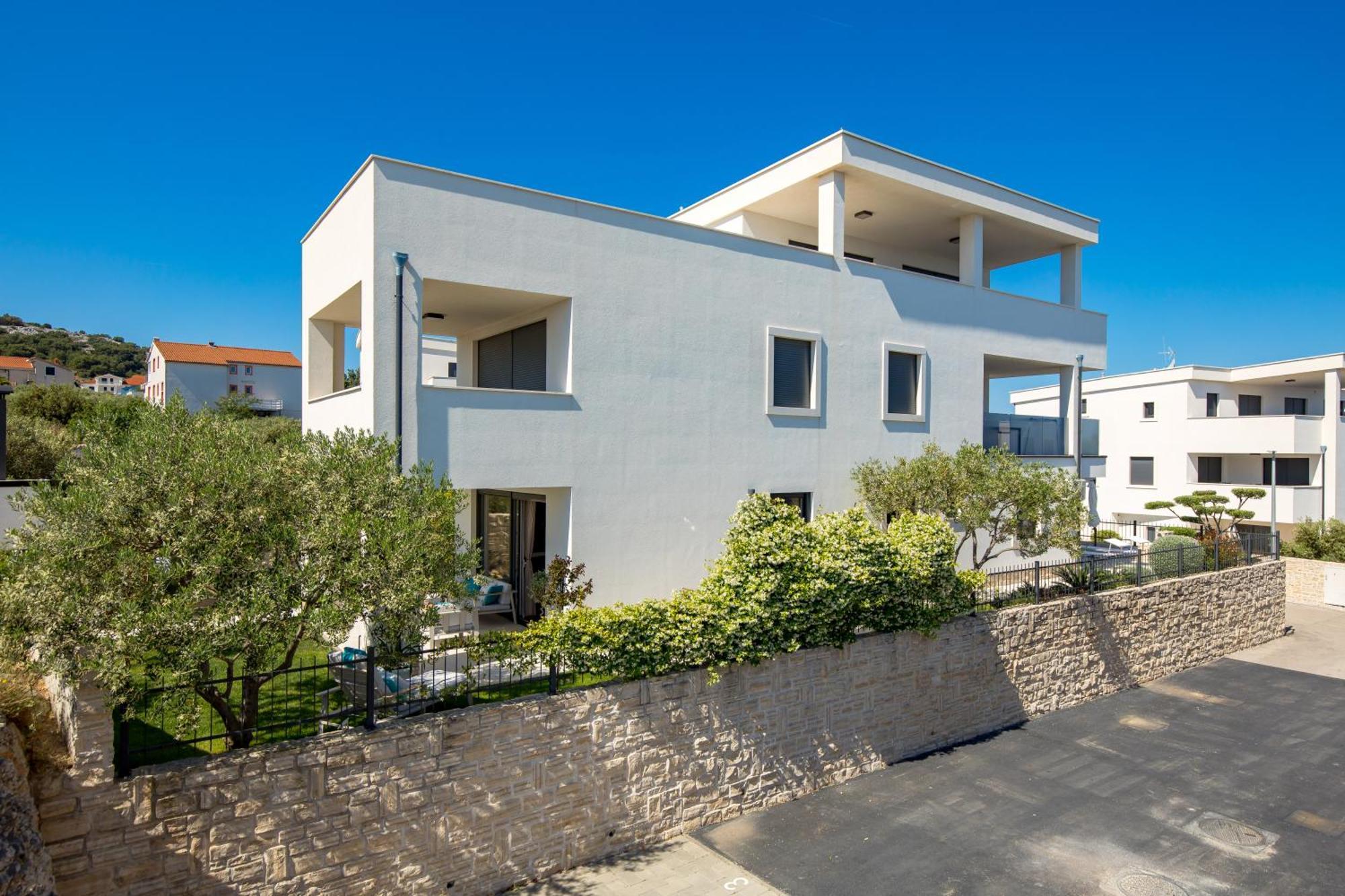 Luxury Apartment Hyperion With Private Pool And Garden Murter Eksteriør billede